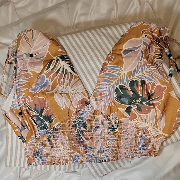 Jacqui E Multicolor Floral Blouse - Picture 7 of 16